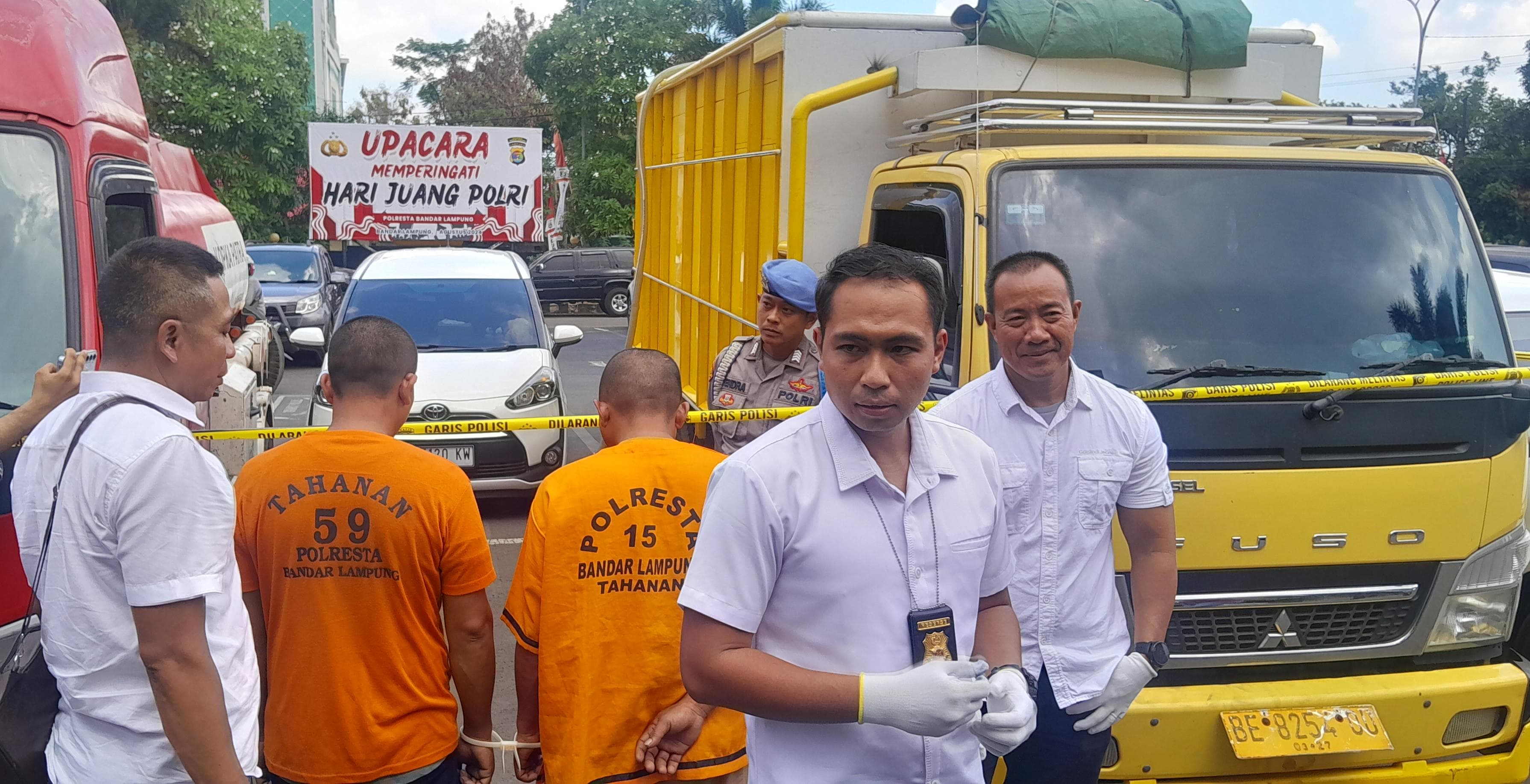 Lagi Ngoplos BBM, Dua Pelaku Serta Barang Bukti 1500 Liter BBM Diamankan Polisi