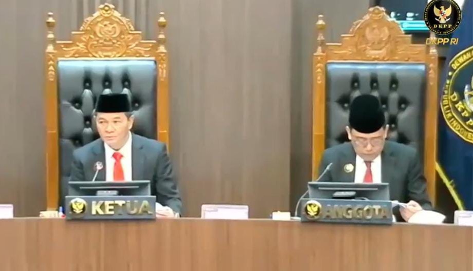 Pasal 'Janji', DKPP Berhentikan Tetap Fery Triatmojo dari Anggota KPU Bandar Lampung