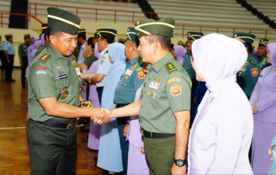 66 Perwira TNI Naik Pangkat, Satu Jenderal Sandang Bintang Tiga