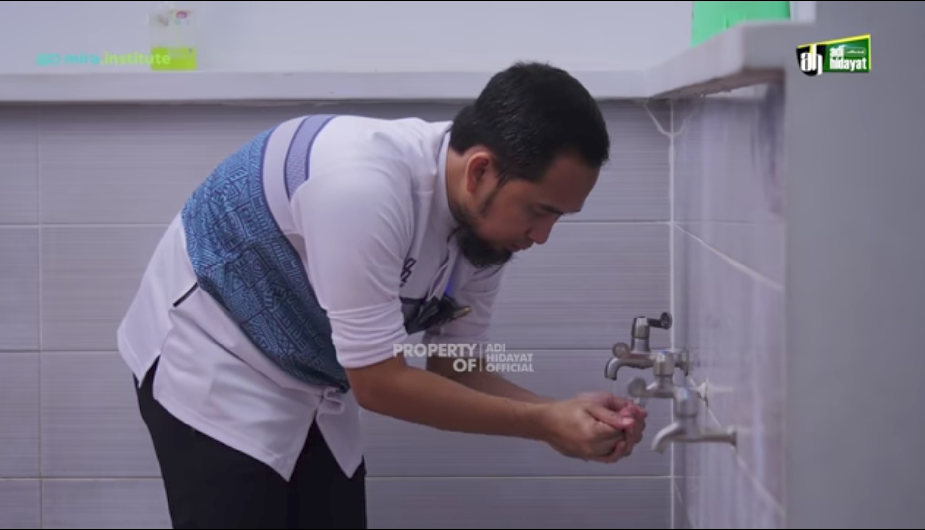 Doa Sebelum dan Sesudah Wudhu Lengkap Dengan Bacaan Latin, Arti dan Tatacaranya Menurut Ustadz Adi Hidayat