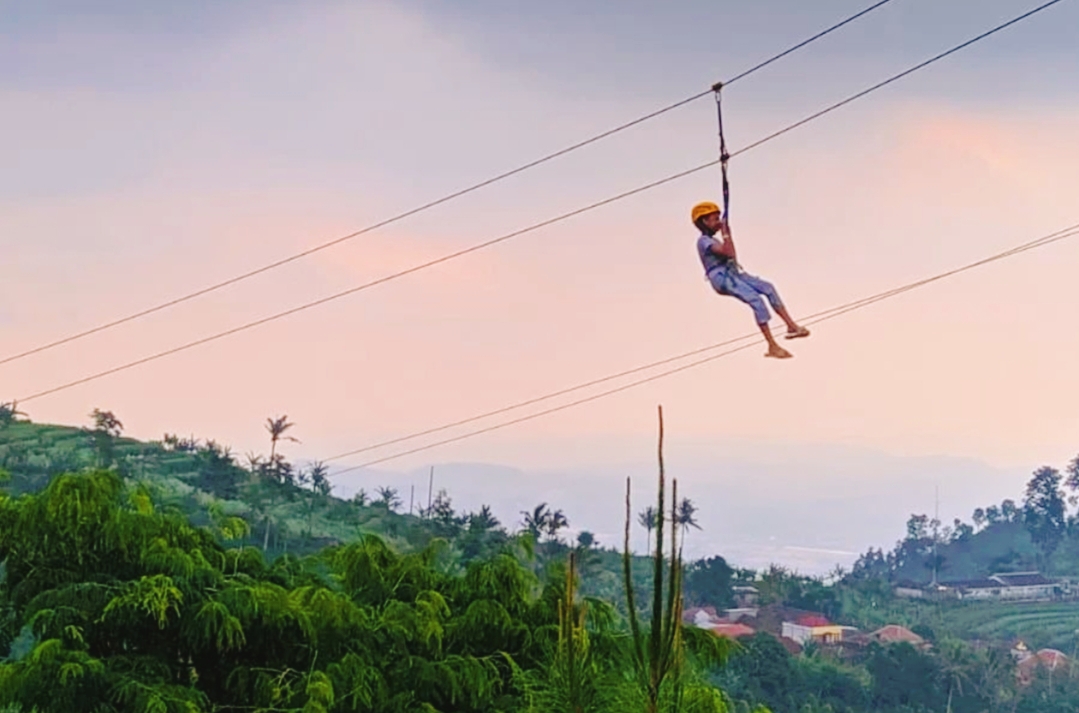 Lokasi Wahana Flying Fox di Lampung yang Seru, Nomor 5 Ada di Tengah Pulau