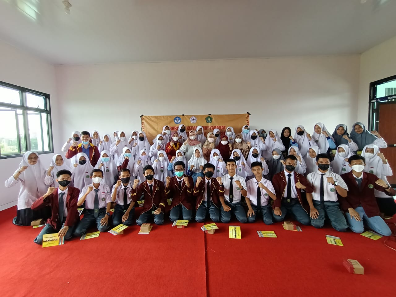 Tim PKM UTI Berikan Pelatihan Public Speaking