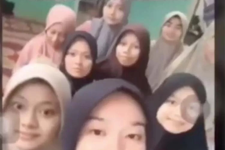 Di Mana Bumi Dipijak Disitu Langit Dijunjung, Peribahasa Pas untuk Kasus Viral Ini, Nomor 3 Bikin Haru