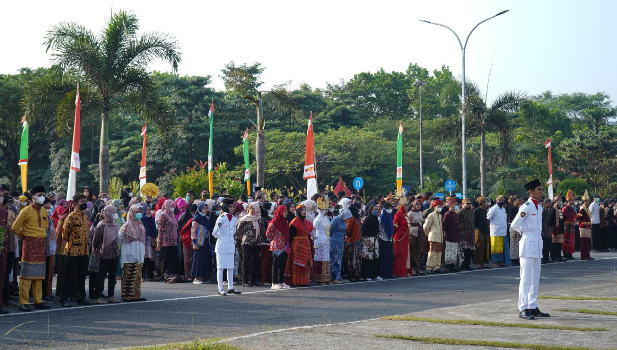 Parade Pakaian Adat Meriahkan Upacara Peringatan HUT Ke-77 RI di Itera