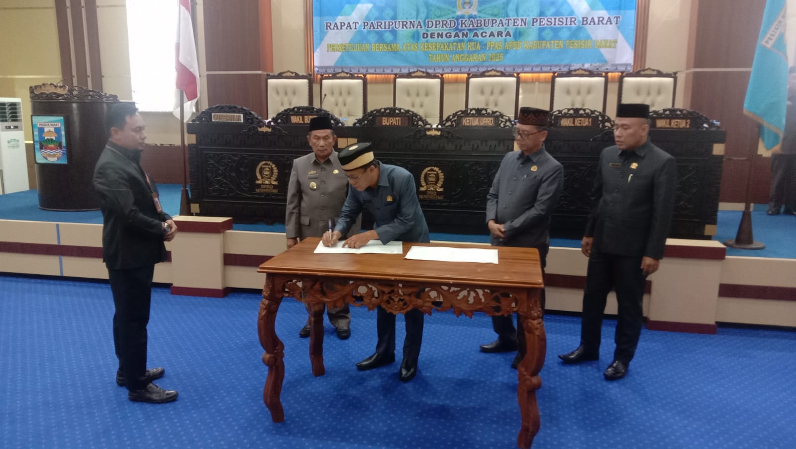 Paripurna Persetujuan KUA-PPAS APBD Tahun 2025 Sempat di Skor