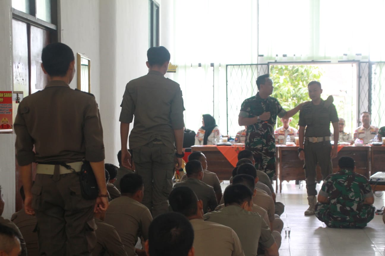 Dandim Tulang Bawang Beri Pelatihan Satpol PP, Ini Fokus Materinya