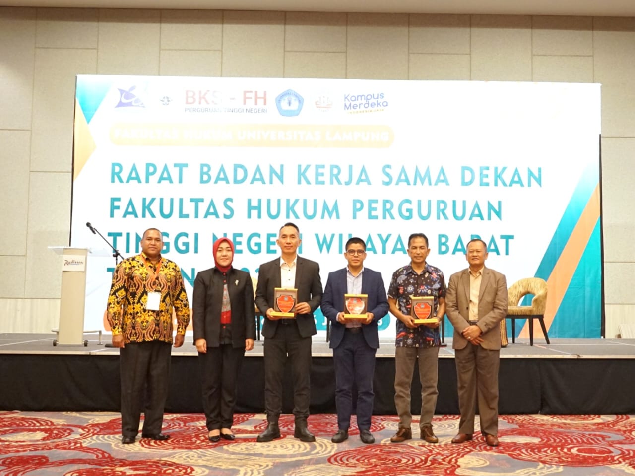 Unila Sukses Gelar Seminar dan Rapat Kerja Sama Dekan Fakultas Hukum PTN Wilayah Barat