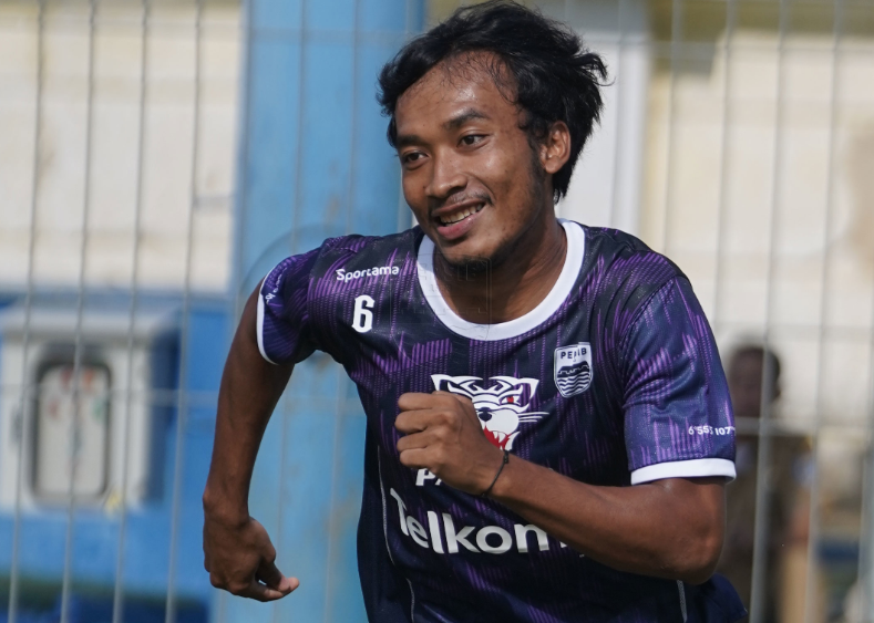 Robi Darwis Tersanjung Kala Disebut Bobotoh Mirip Hariono