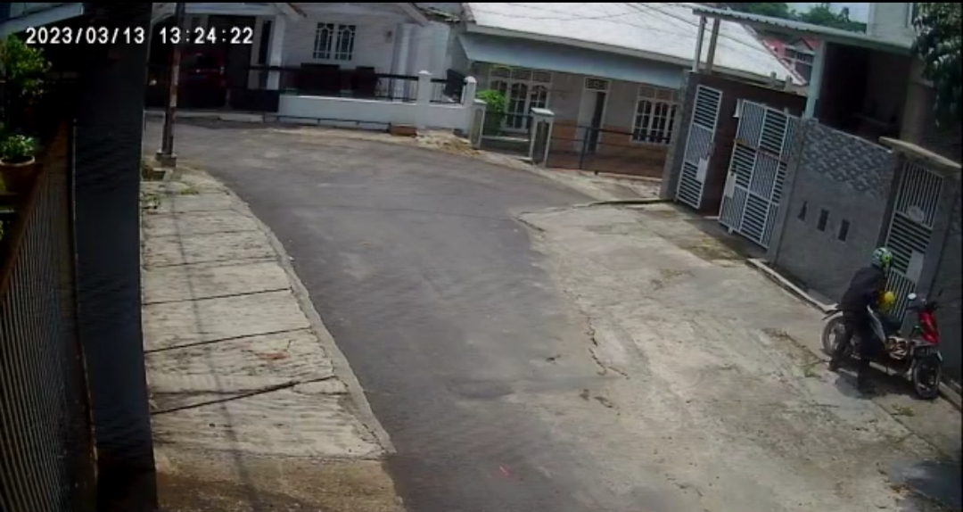 Ambil Ikan Asin di Dalam Rumah, Motor Pria Ini Digondol Maling
