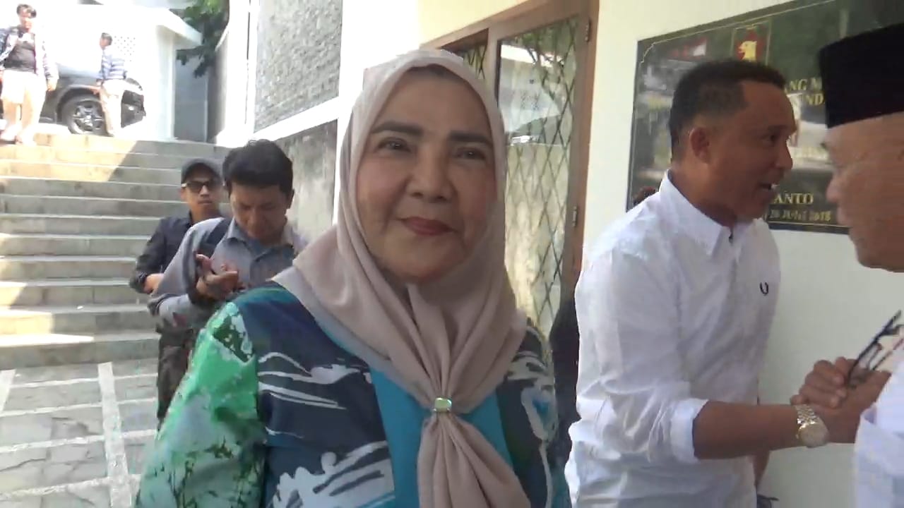 Nasib Reihana di Ujung Tanduk, Eva-Deddy Hadiri Acara Pembagian B1 KWK Partai Gerindra