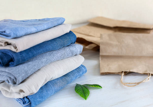 Yuk Kenali Perbedaan Celana Jeans dan Chino, Jangan Sampai Salah