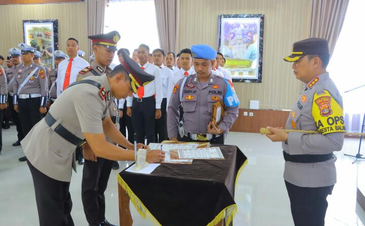 2 Kasat dan 3 Kapolsek Jajaran Polresta Bandar Lampung Dilantik