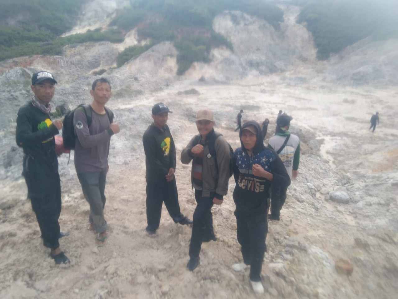 Belasan Ekor Gajah Liar tak Ingin Pindah dari Destinasi Wisata