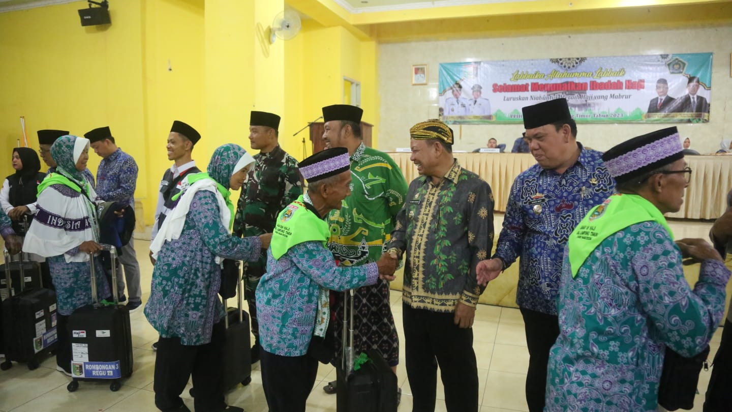 Bupati Lampung Timur Lepas Keberangkatan 386 CJH