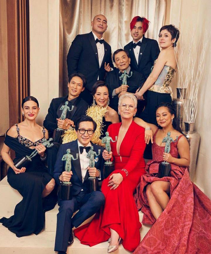Get Seven Oscar 2023 Awards at Once; Synopsis Film Everything Everywhere All at Once