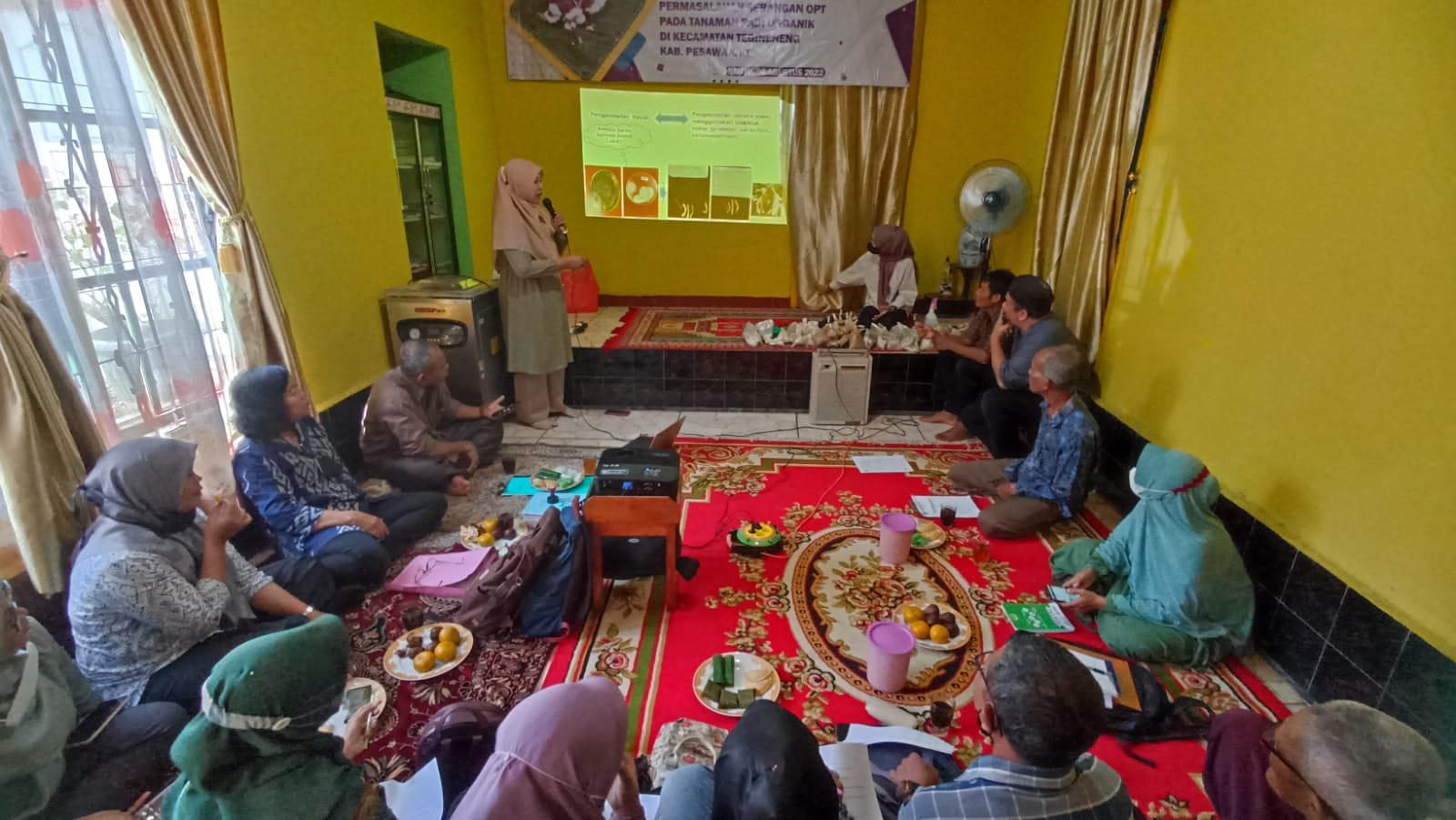Tim Dosen Prodi PTP Polinela Edukasi Petani untuk Lebih Ramah Lingkungan