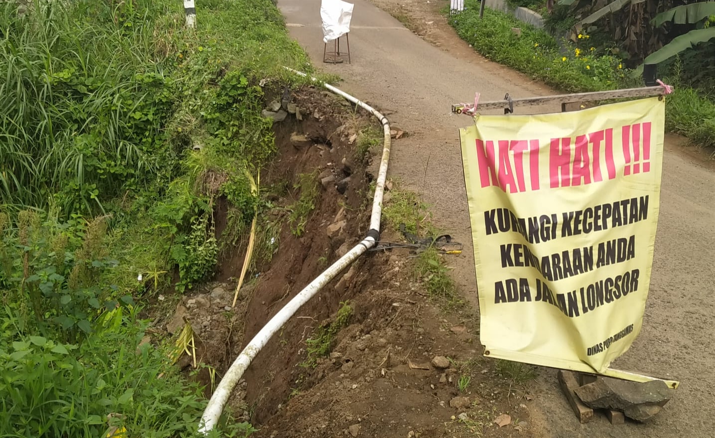 Jalan Alternatif ke Perkantoran Pemkab Tanggamus Lampung Ambrol Diterjang Banjir Bandang, Ini Kondisi Terkini