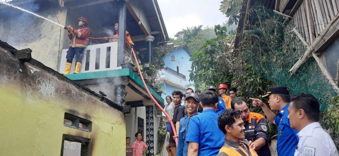 Kebakaran di Srengsem, Atap Rumah Ludes