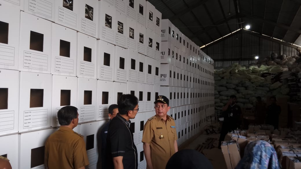 Kunjungi Gudang Logistik KPU, Pjs Wali Kota Bandar Lampung Minta Tambah Keamanan