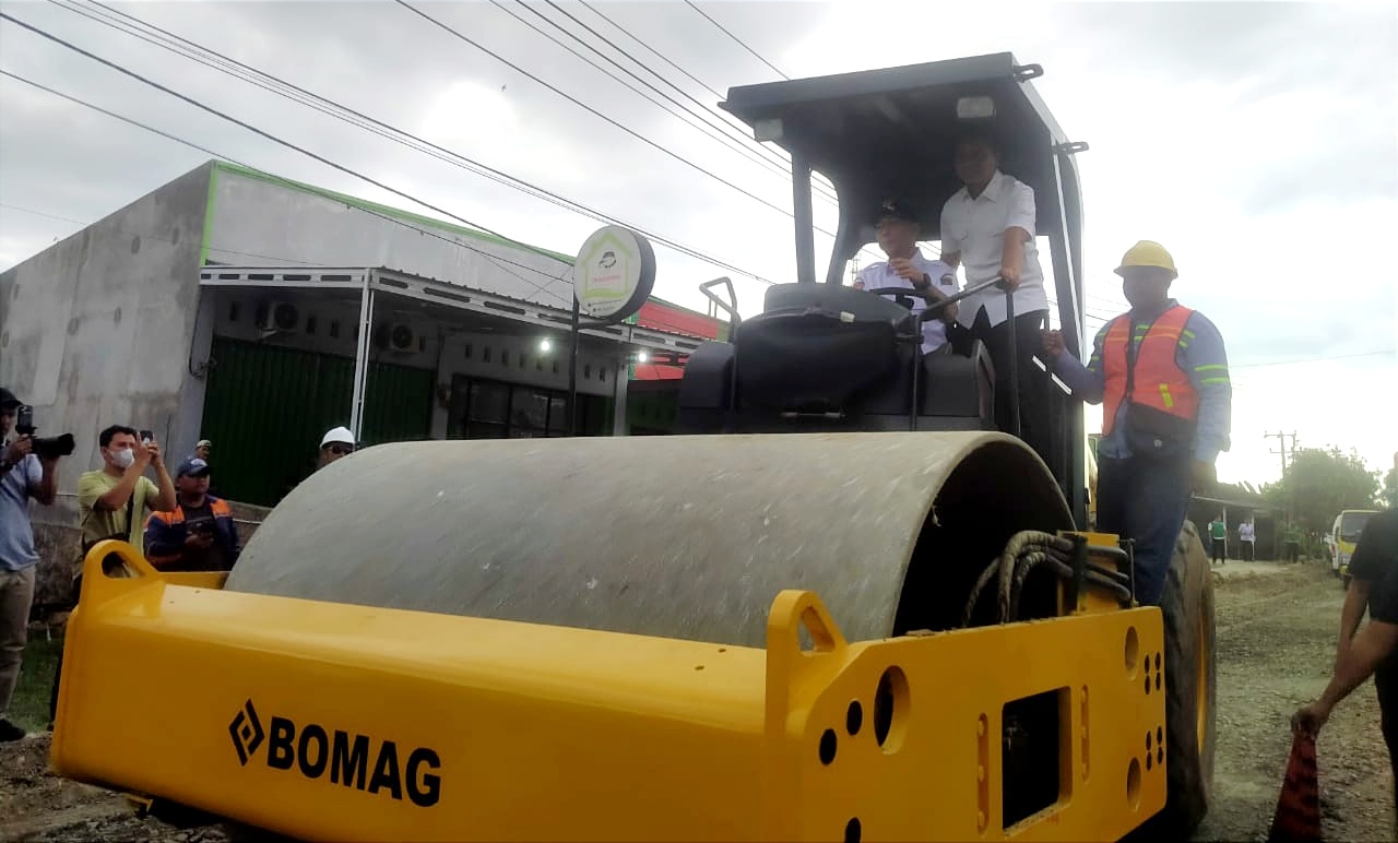 Gubernur Lampung Ground Breaking Perbaikan Jalan di Pringsewu, Tiga Ruas Jadi Prioritas Tahun Ini