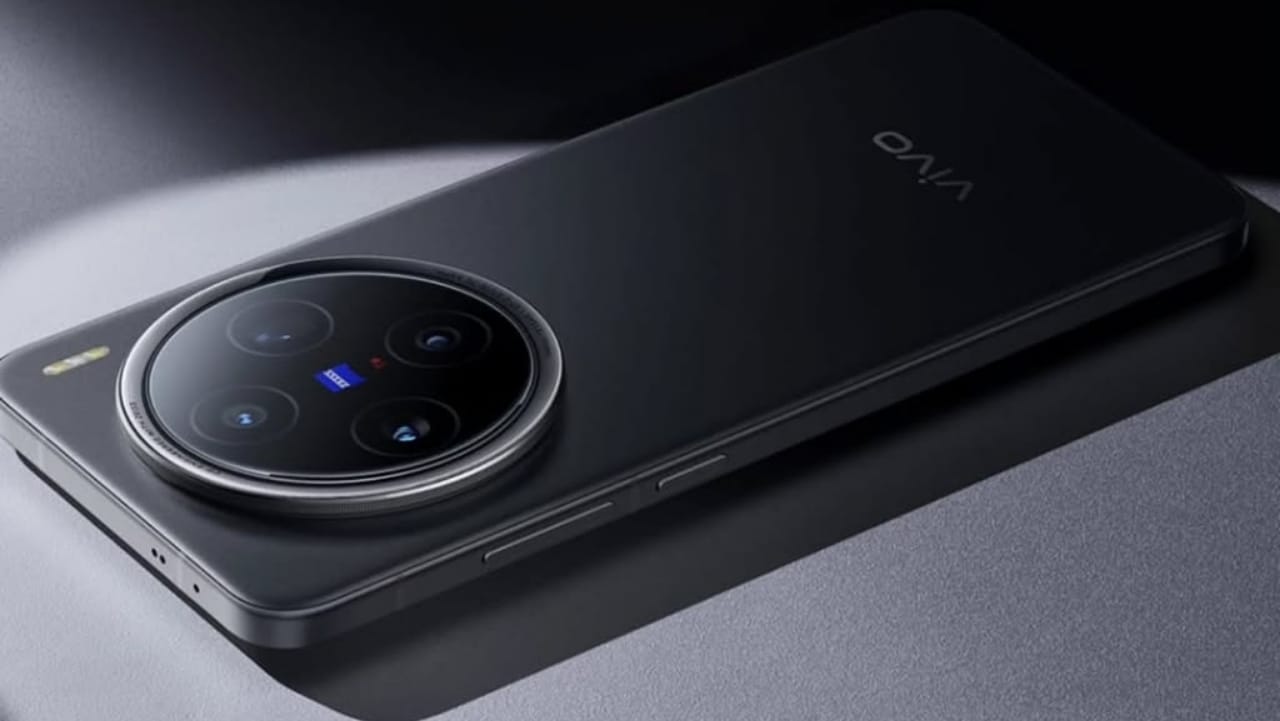 Rekomendasi HP Canggih Terbaru, Cek Spesifikasi dan Harga Vivo X200 Bulan Februari 2025