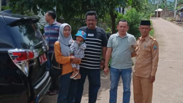 Wakil Ketua I DPRD Lamsel Fasilitasi Penderita Jantung Bocor