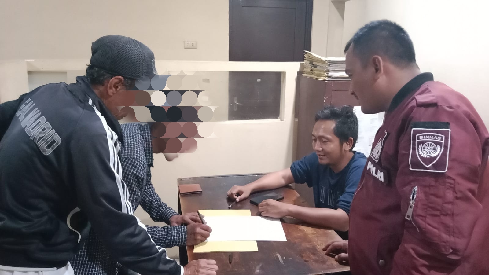 Viral Pria Lompat dari Genting ke Genting, Benarkah Maling? Polisi Angakat Bicara