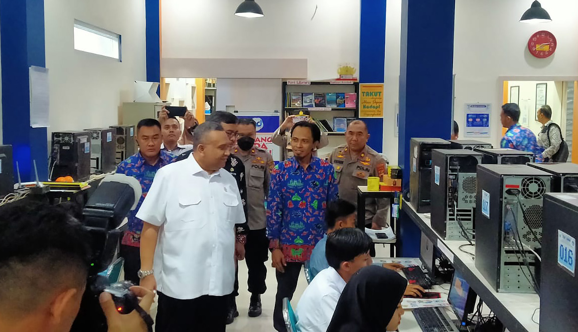 Kunjungi LPK di Pringsewu, Wamenaker: Lembaga Pelatihan Kerja Harus Ciptakan Anak Didik Siap Kerja
