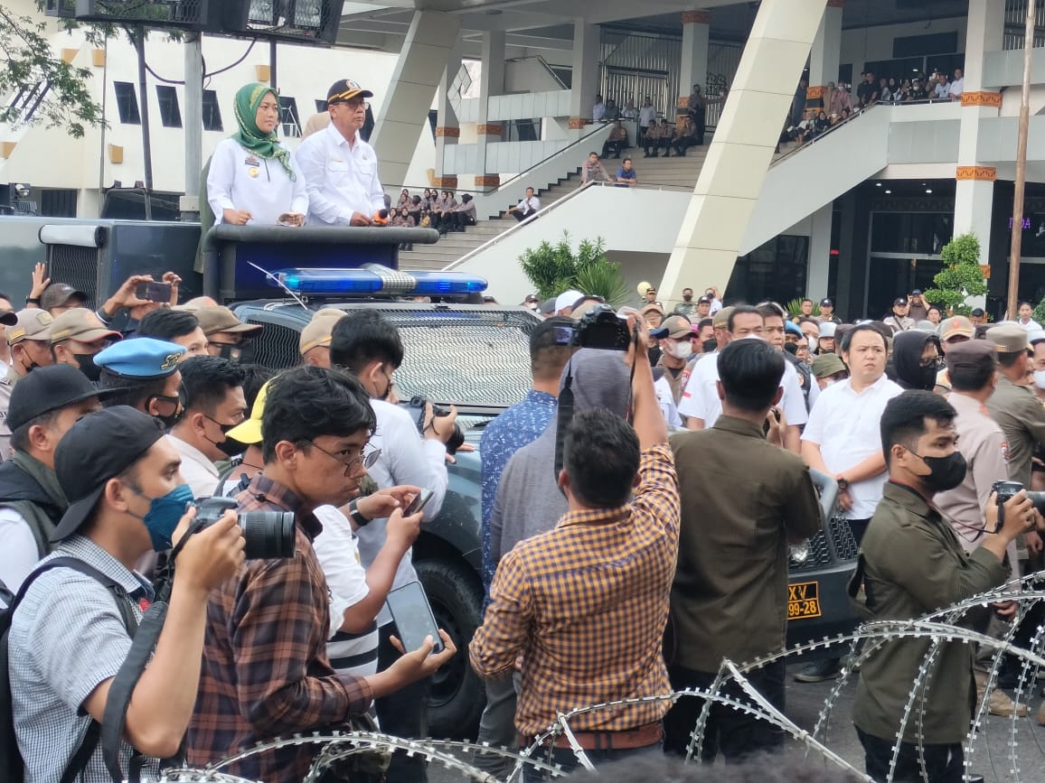 Datangi Para Pendemo, Nunik dan Mingrum Gumay Sampaikan Ini..