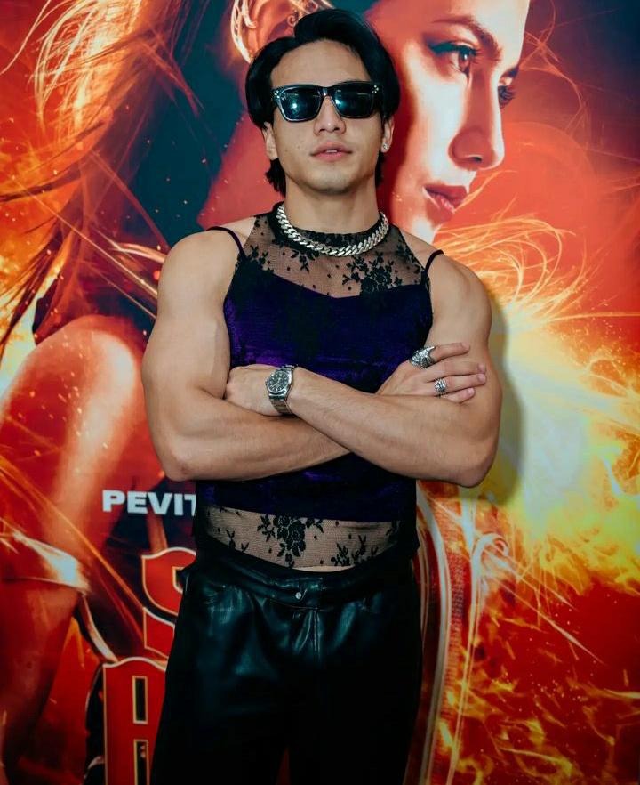 Gaya Nyentrik Jefri Nichol di Gala Premiere Film Sri Asih, Ngaku Terinspirasi dari Dave Navarro