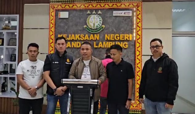 Tersangka Penyaluran Dana KUR Ditangkap di Karawang Jawa Barat
