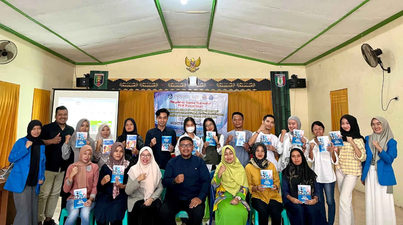 PKM di Pekon Wisata Lugusari, Tim Dosen Umpri Lampung Latih Komunikasi Bahasa Inggris dan Digital Marketing