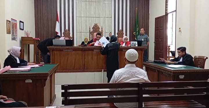 Terseret Dugaan Korupsi Proyek Pekerjaan Pembukaan Jalan, Eks Plt. Sekda Pesisir Barat Diadili