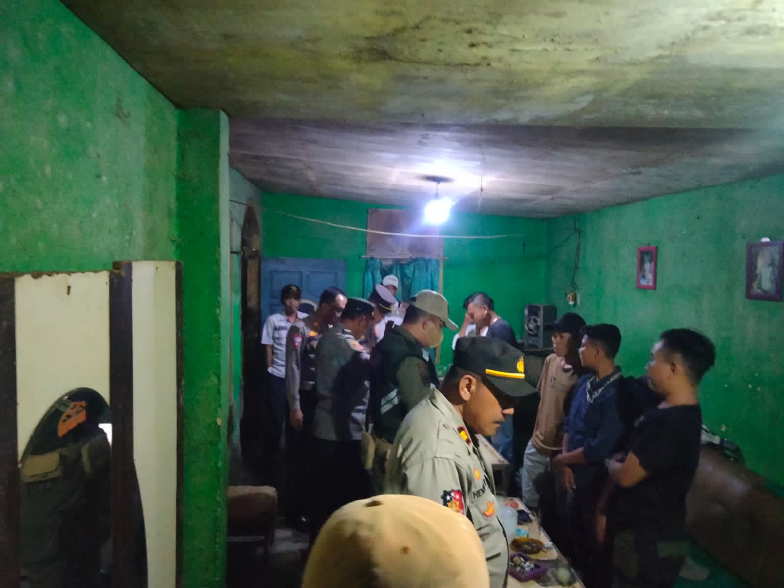 Pesta Miras, Puluhan Muda-mudi Diamankan