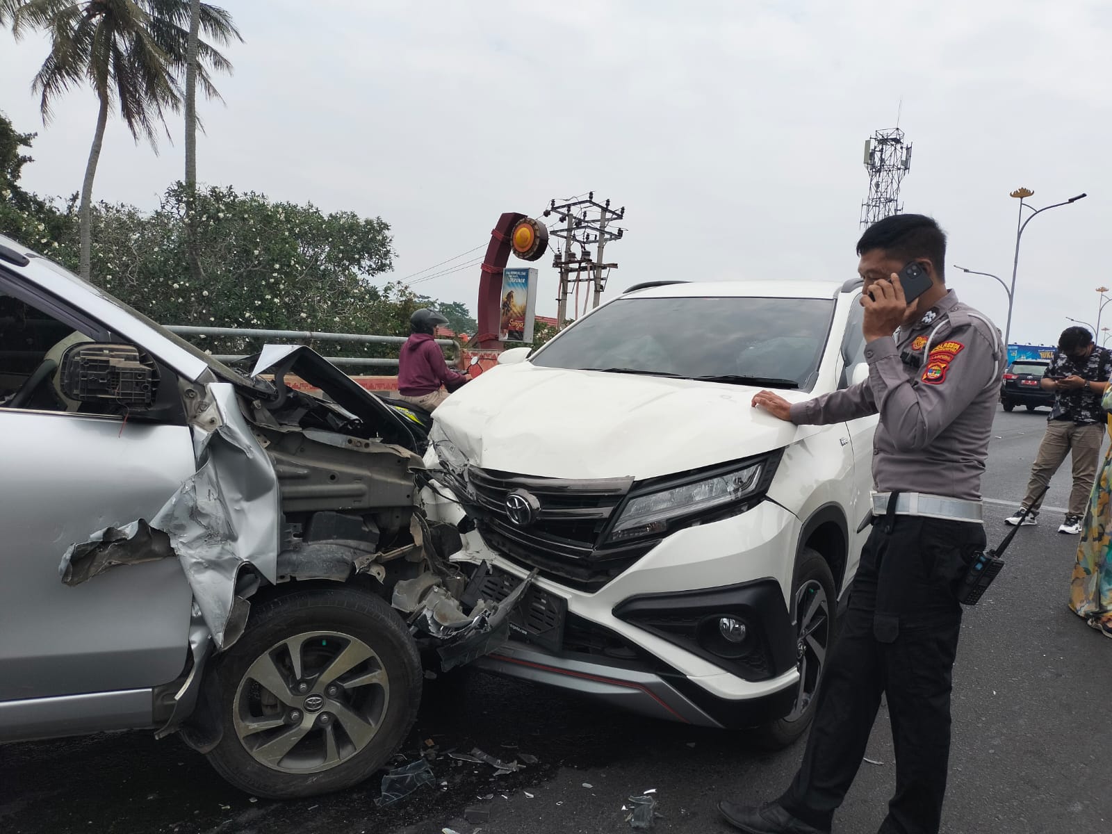 Tiga Mobil Tabrakan deng Satu Unit Motor, Dugaan Kuat Sopir Mobil Mengantuk 