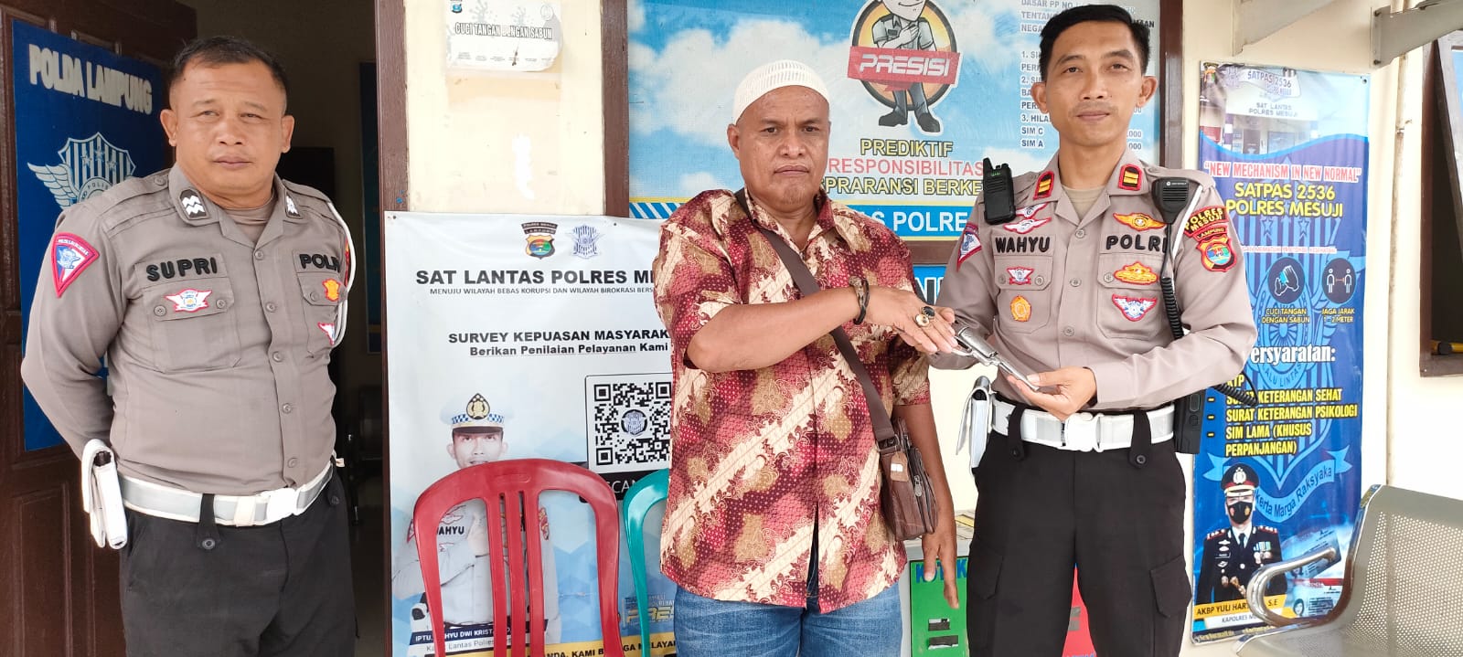 Kembali, Polisi Terima Penyerahan Sepucuk Senpi dari Masyarakat Mesuji