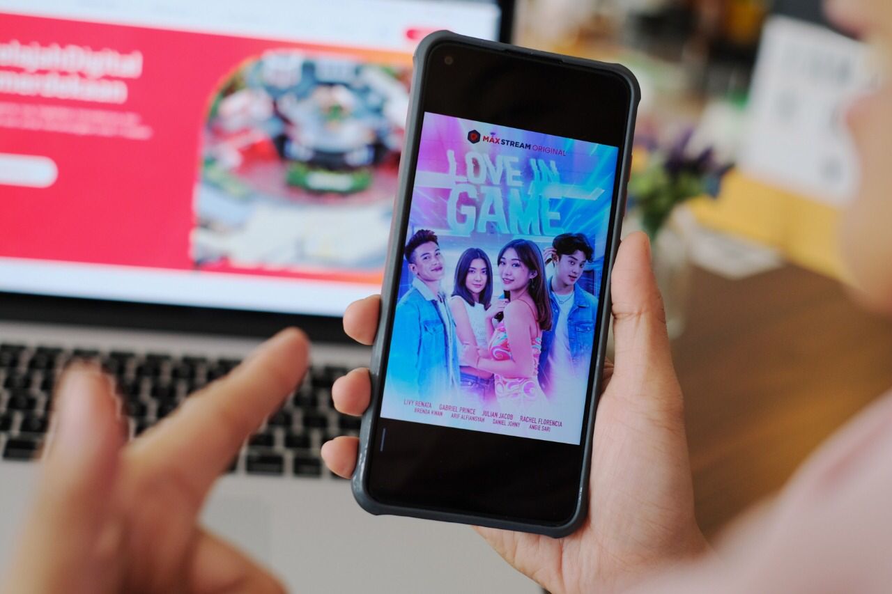Dukung Perkembangan Industri Film dan Gaming Tanah Air, MAXstream Rilis Serial Orisinal Love in Game