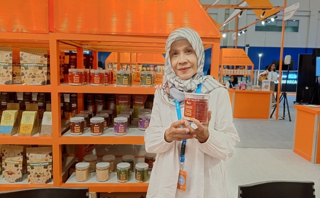 Pemberdayaan BRI Berhasil Kembangkan Usaha Kue Milik Suhartini