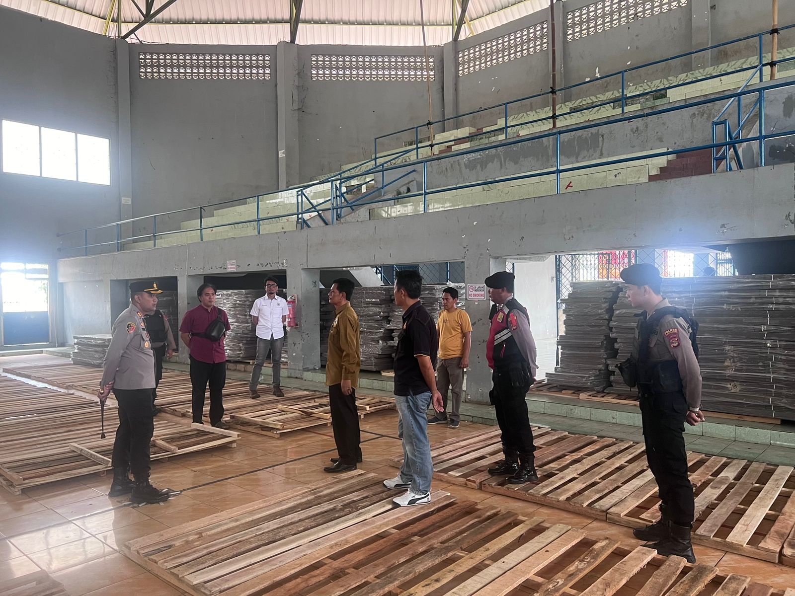 Pastikan Keamanan Logistik Pemilu 2024, Kapolres Lampura Cek Kesiapan Gudang Logistik KPU