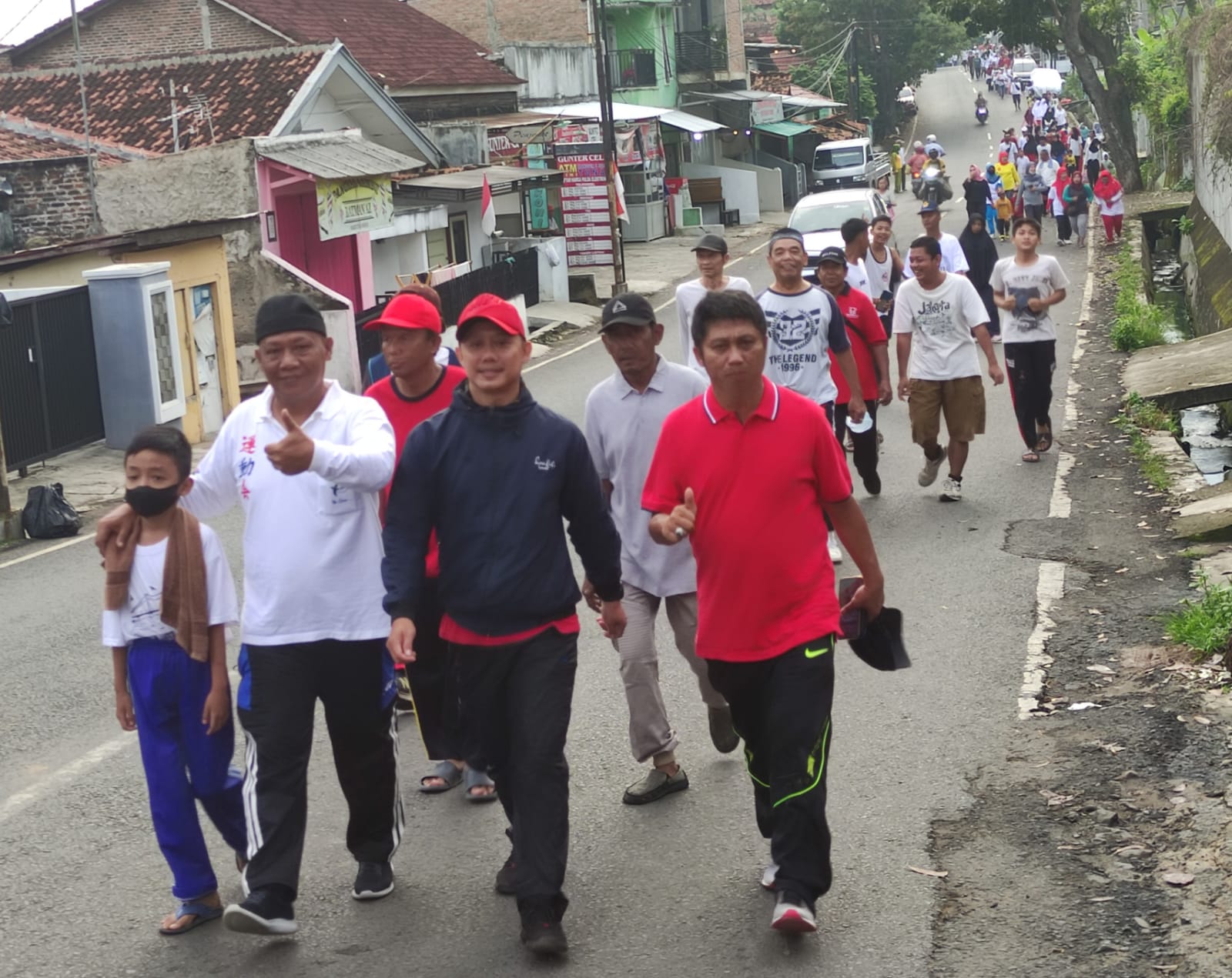 Ribuan Peserta Antusias Ikuti Jalan Sehat Risma I'tishomah