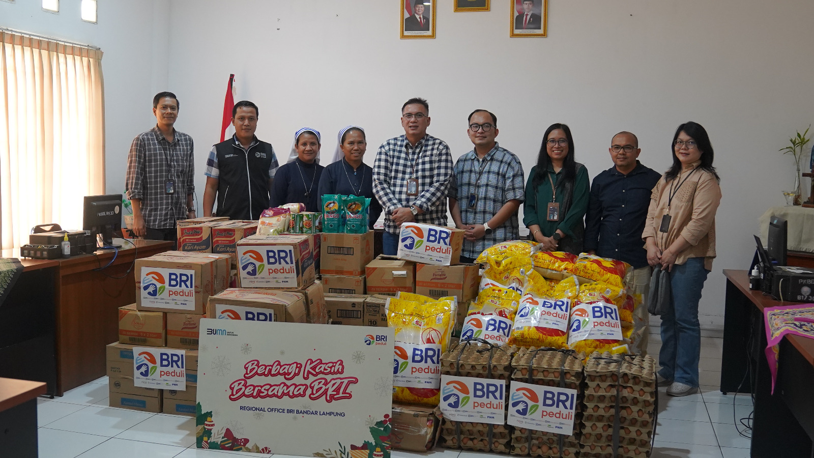 Berbagi Kasih Bersama BRI, Regional Office Bandar Lampung Salurkan Bantuan Sembako