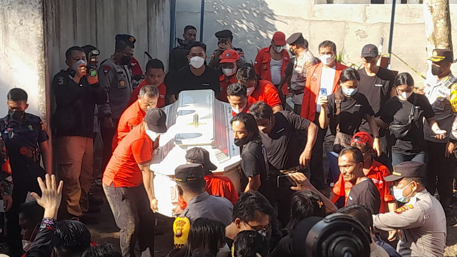 Usai di Autopsi, Jenazah Brigadir J Akan Dimakamkan Lagi Sore Ini, Apakah Dilakukan Secara Kepolisian?