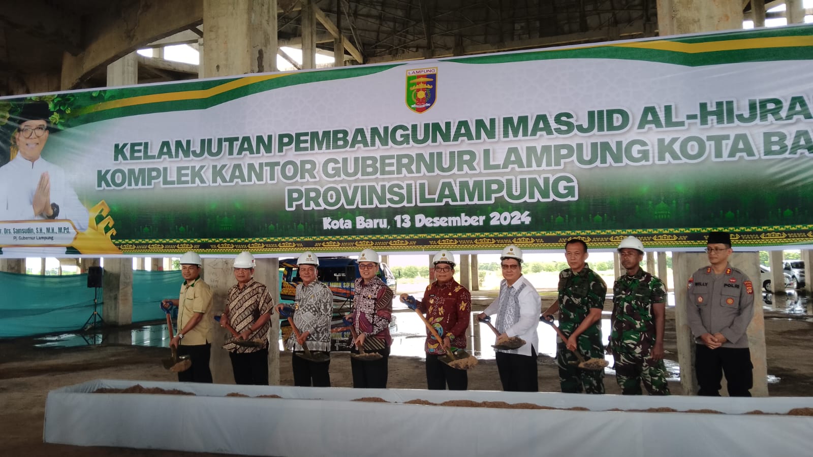 Pj. Gubernur Resmikan Pembangunan Kembali Masjid Al-Hijrah Kota Baru, Rektor Teknokrat Ditunjuk Jadi Ketua Tim