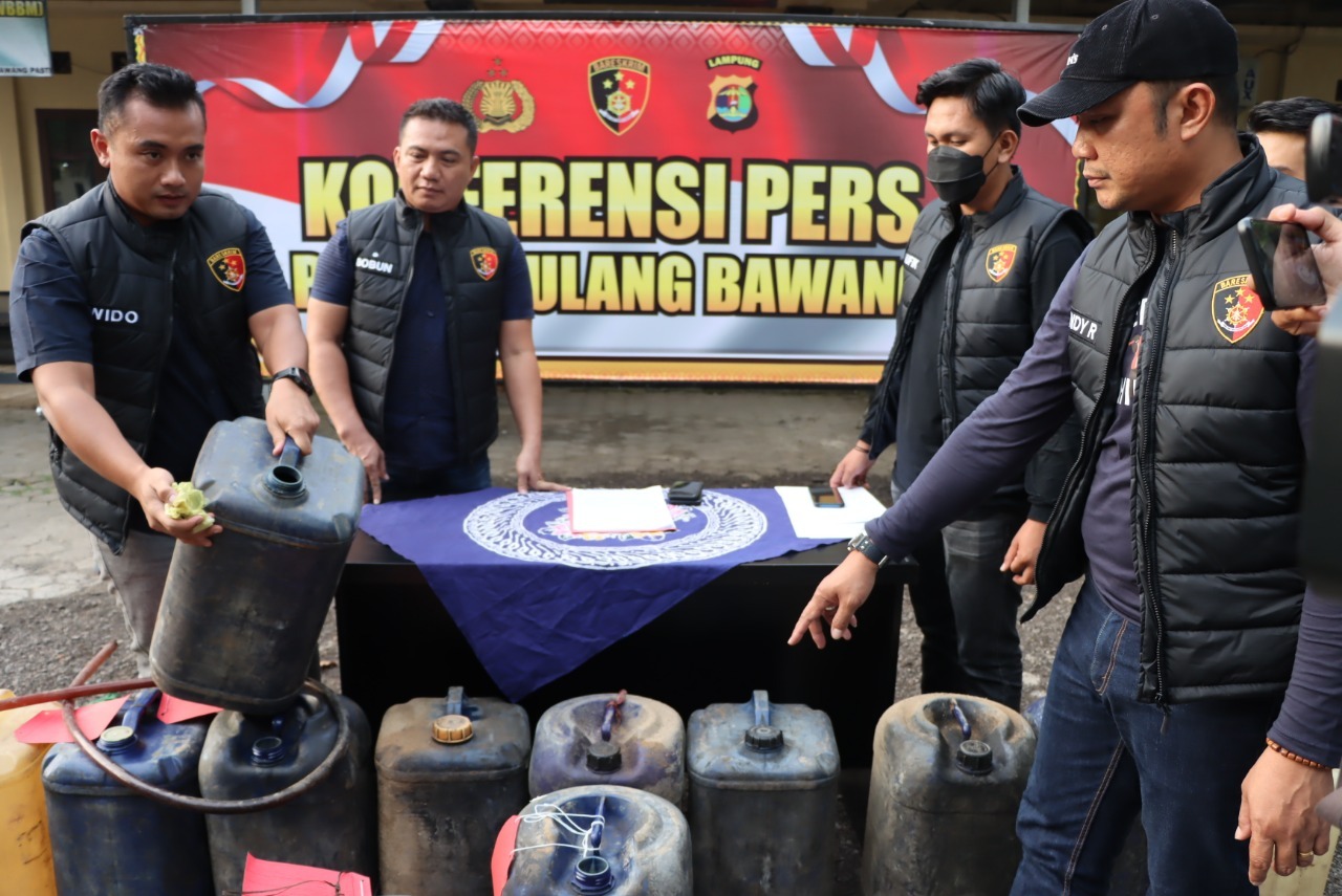 Timbun 7,7 Ton BBM Subsidi, Dua Warga Tulang Bawang Dibui