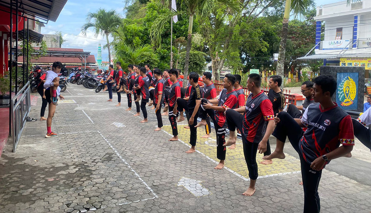 Petugas Rutan Kelas IIB Kota Agung Dilatih Bela Diri