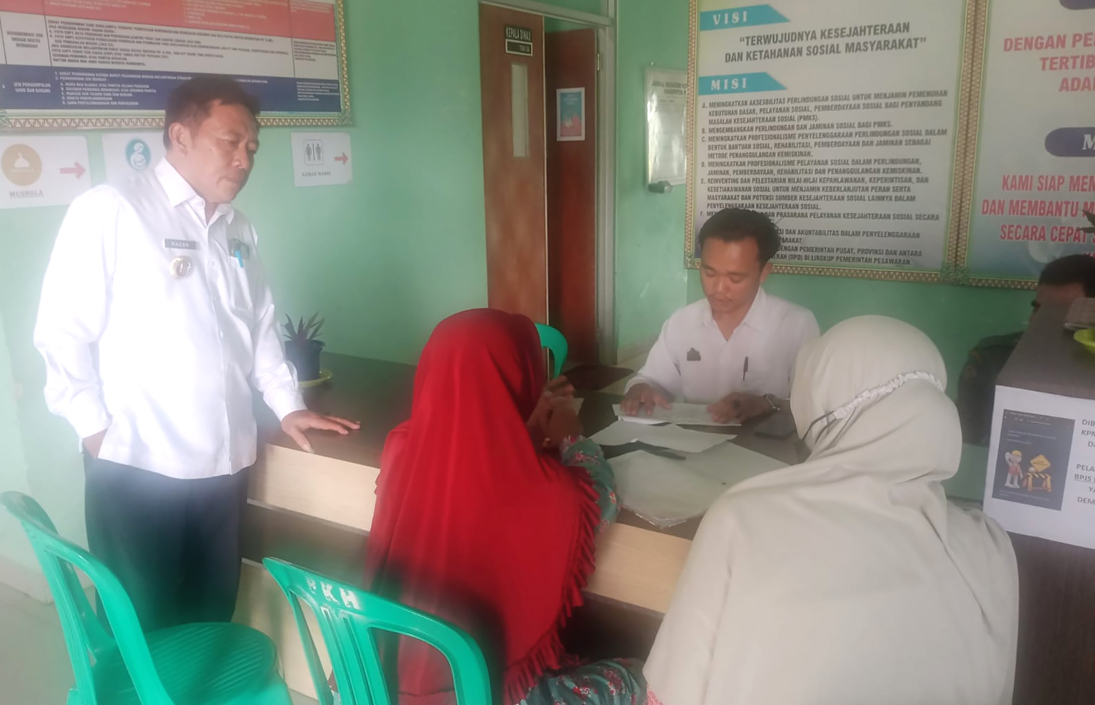 Mahasiswa ‘Serbu’ Dinas Sosial Pesawaran, Ternyata…