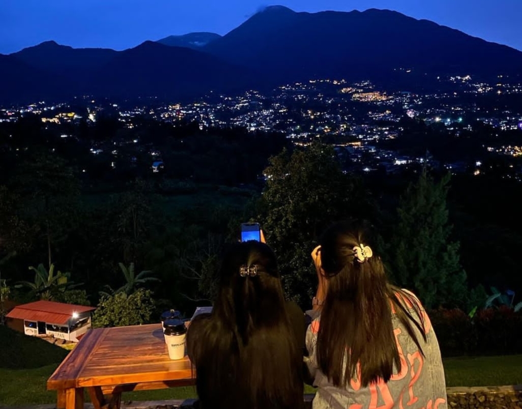 Humaira Coffee Hidden Gems Puncak Bogor, View Ditengah Gunung Bak Pemandangan 360 Derajat