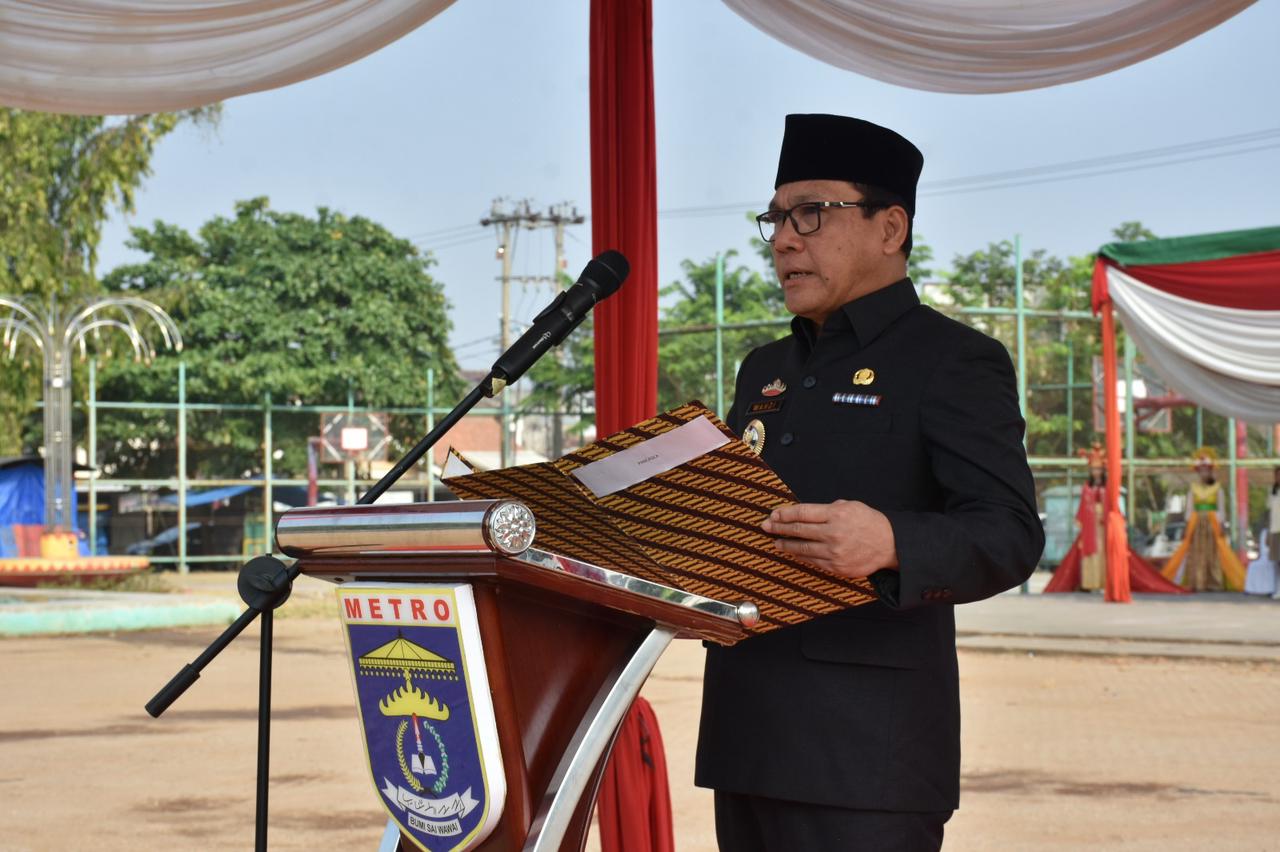 Momen Peringatan Sumpah Pemuda, Wali Kota Metro Serahkan Penghargaan Pemuda Pelopor Kota Metro Tahun 2023