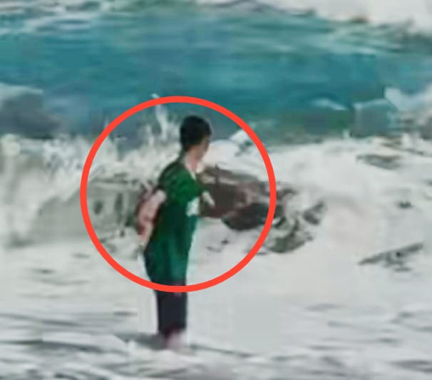 Heboh, Seorang Pemuda Kenakan Baju Berwarna Hijau, Sengaja Tantang Nyi Roro Kidul?