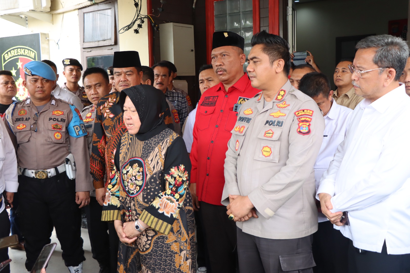 Prihatin! Menteri Sosial RI Sambangi Keluarga Korban Pencabulan Dua Ayah Tiri